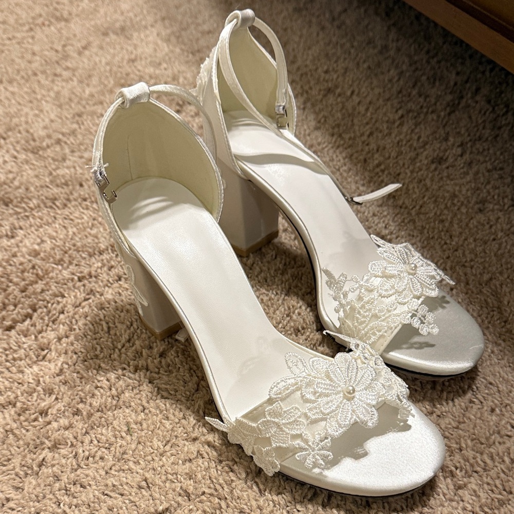 Chic White Floral Women's Heels